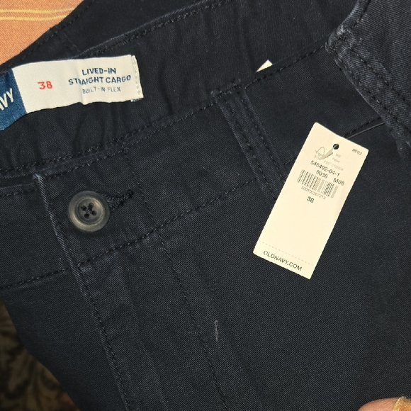 NWT, Old Navy Lived-in Straight Cargo Shorts - Picture 2 of 6